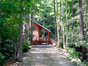 Creekside Chalet - Bristol TN